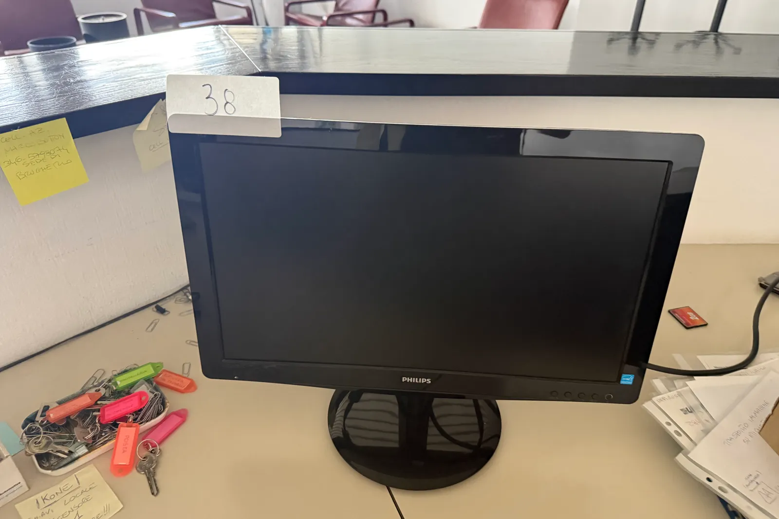 Arredi e macchine elettriche ed elettroniche da ufficio (ID da n. 31 a n. 194, oltre ID 201)