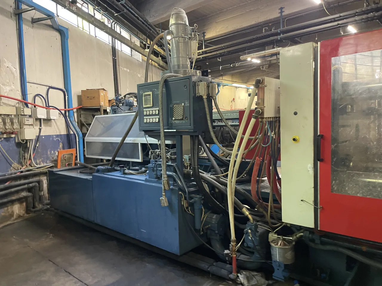 Pressa oleodinamica per stampaggio plastica Maico Presse Teks 420