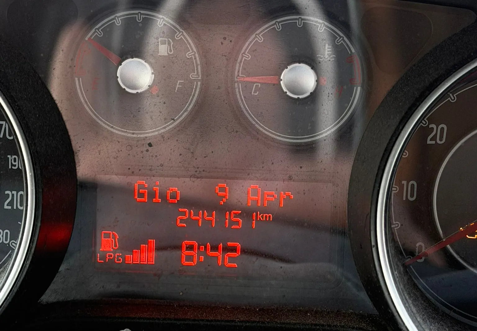 Autoveicolo Fiat Punto targato EL268FE
