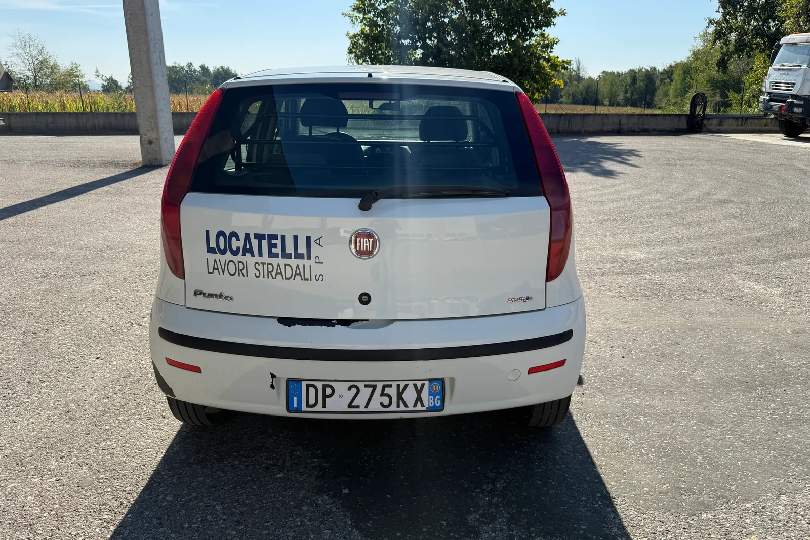 Autocarro Fiat Punto Van targata DP275KX