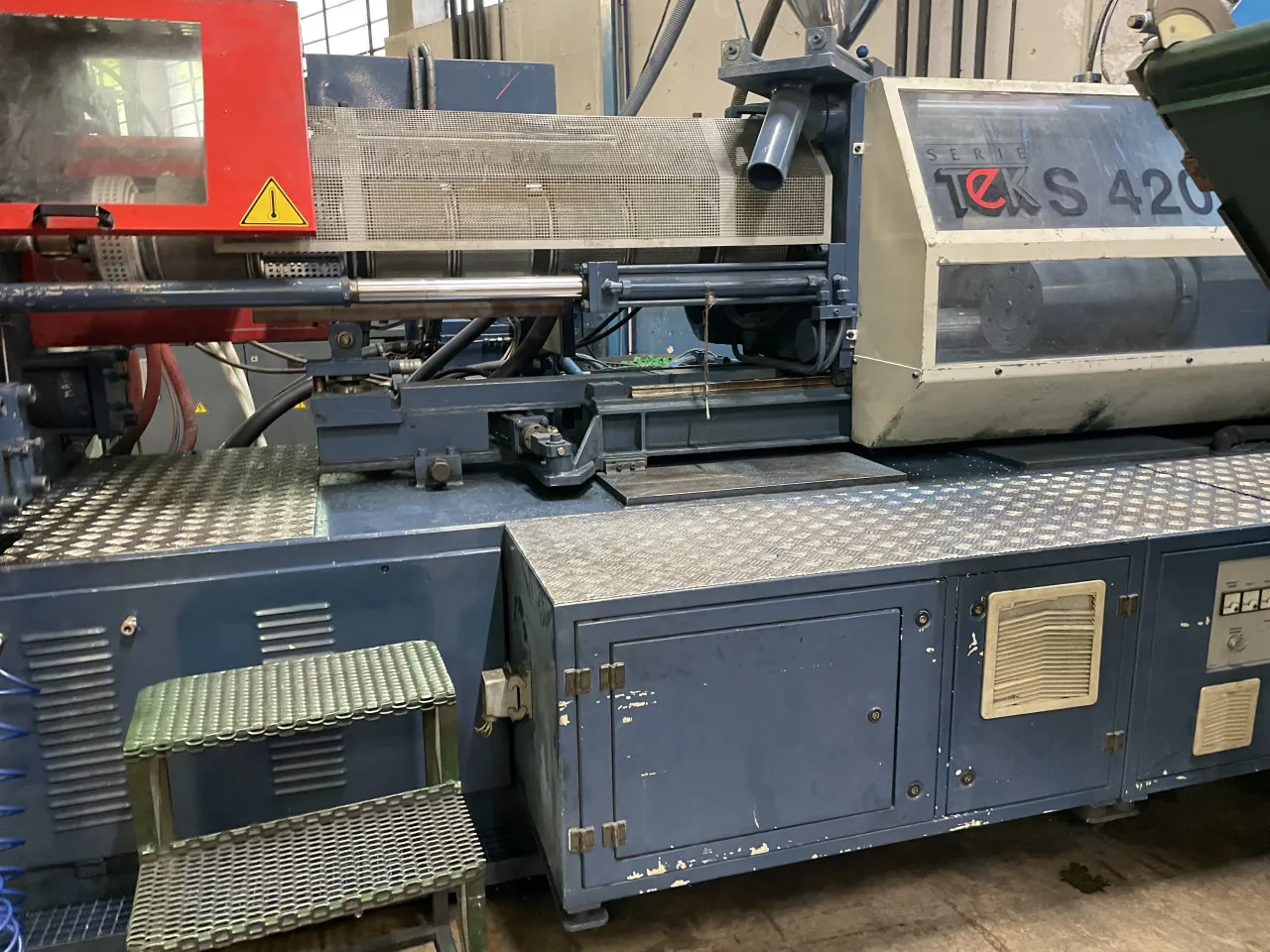 Pressa oleodinamica per stampaggio plastica Maico Presse Teks 420