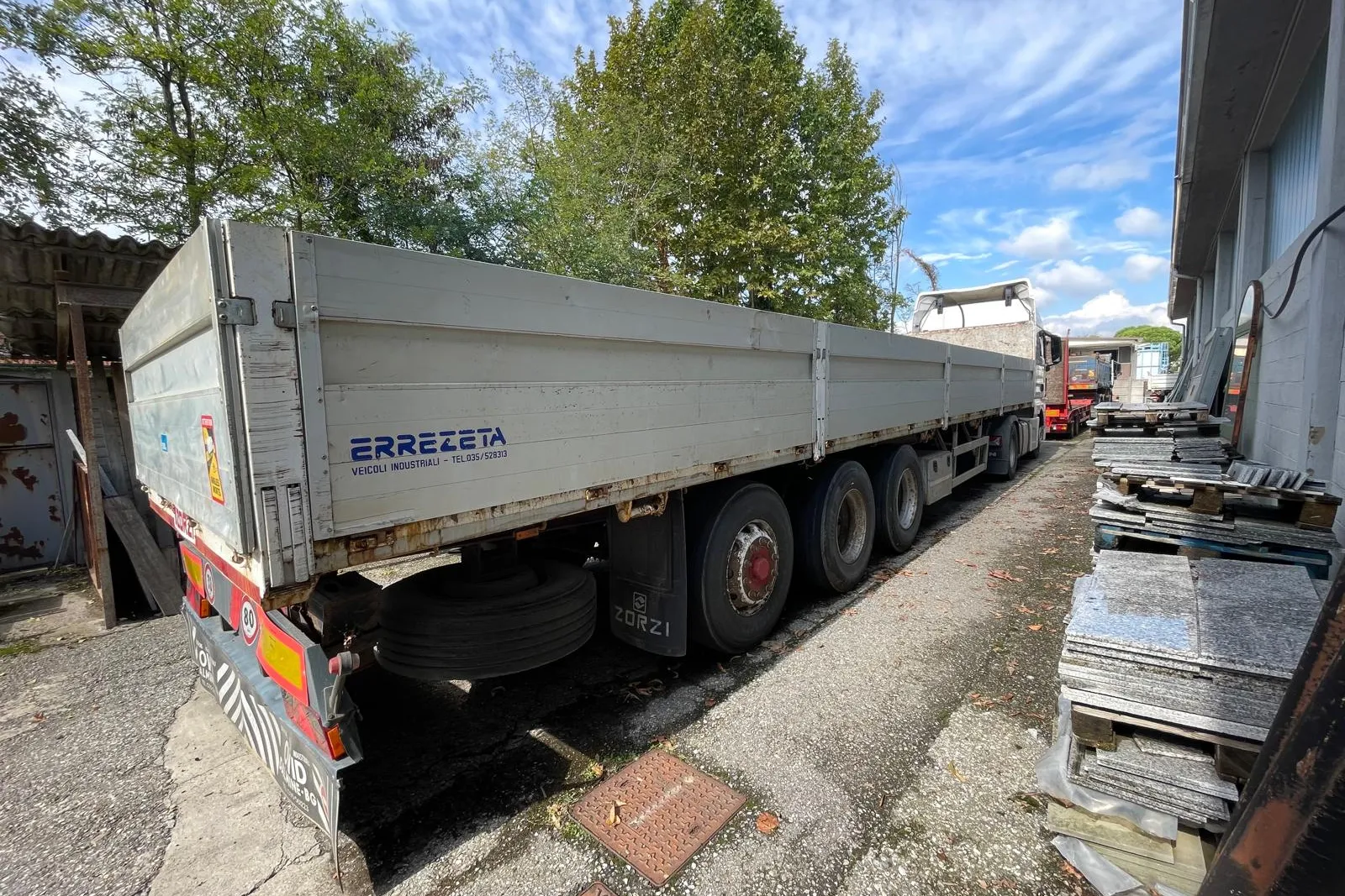 Semirimorchio Zorzi S 126 P targato XA928ML