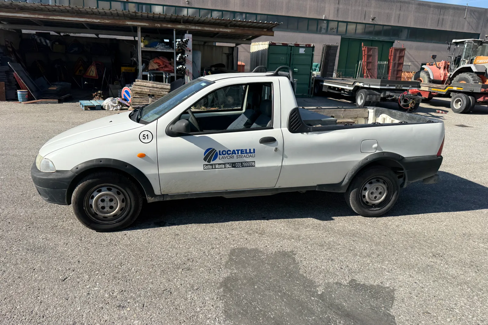 Autocarro Fiat Strada targato CC289EZ